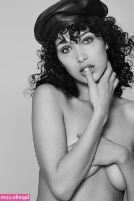 Bella Hadid [ bella-hadid ] - Wanna play