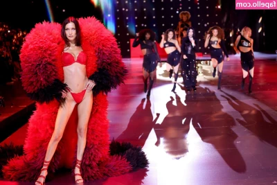 Bella Hadid [ bella-hadid ] - ไหนบอกหน อยค ดถ งย ง ไม ได