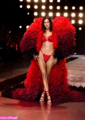 Bella Hadid [ bella-hadid ] - I think you need to untie me 🤪