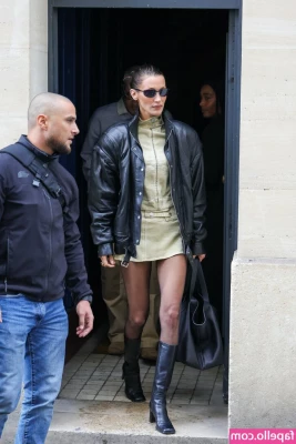 Bella Hadid [ bella-hadid ] - Do I leave it inside your mouth     Te la dejo adentro de tu boca