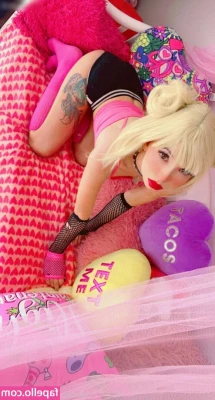 Kenzie Reeves [ kenzie-reeves ] - I'll be buying new pair like this when I have time, that's sad