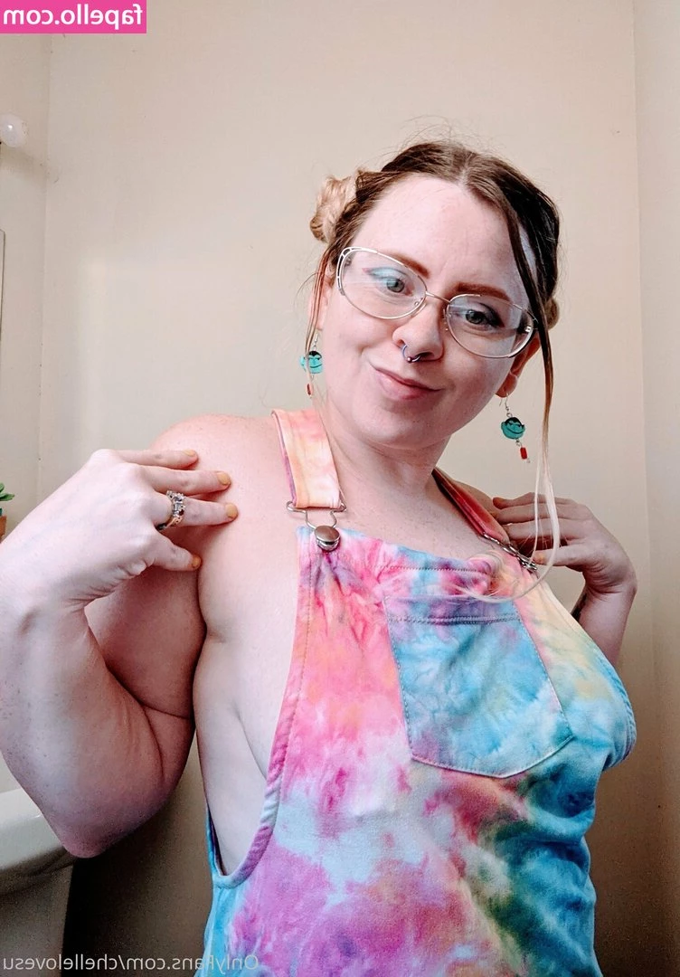 chellelovesu - Black babydoll, stockings & heels.. down to just stockings and
