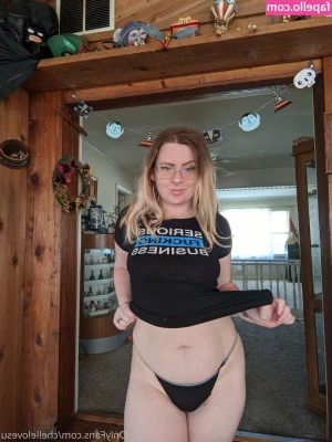 chellelovesu - touching myself at the shopping mall cabin