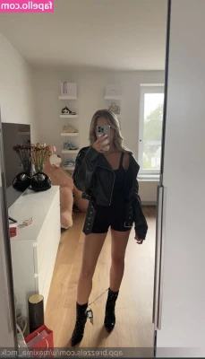 maxima_mclk [ maxima-mclk ] - Scroll thru to see me spread it open😛