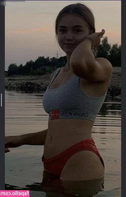 maxima_mclk [ maxima-mclk ] - Ready for my yoga session 💕 Can you feel that universal energy