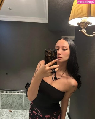 Issy.hecxo [ issy-hecxo ] - I open and you put your dick in 🤩
