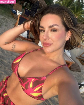 Kéfera Buchmann [ kefera-buchmann ] - hellloooooooo ??  anyone there ???