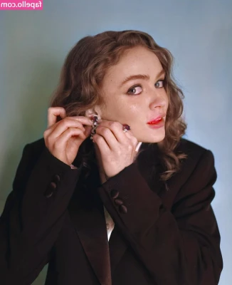 Sadie Sink [ sadie-sink ] - Popped into D&G and we watched the guys try on some INSANE shoes