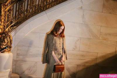 Sadie Sink [ sadie-sink ] - ur little ballerina pretending to be a mermaid & who doesn't love