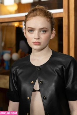 Sadie Sink [ sadie-sink ] - Do you prefer with or without glasses ? 🙂