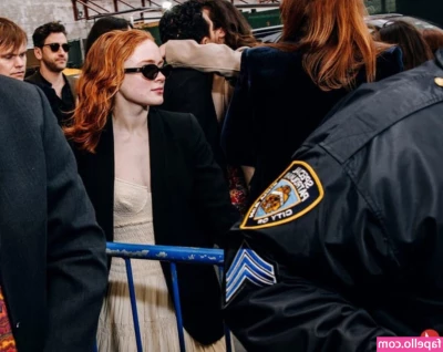 Sadie Sink [ sadie-sink ] - ATTENTION  Help me to choose what is the best for me now  manikin or