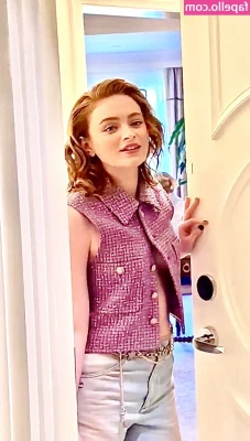 Sadie Sink [ sadie-sink ] - Little sweaty baby back home n ready to get back in shape