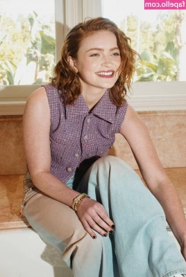 Sadie Sink [ sadie-sink ] - dontt play wit it dont play with it dont playyy wit it 😜