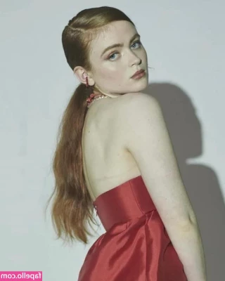 Sadie Sink [ sadie-sink ] - Do you like legs   I m on tour   I ll be in the following cities  NYC