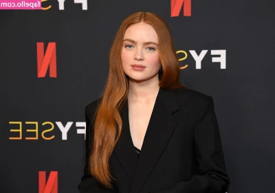 Sadie Sink [ sadie-sink ] - Kiss it 😜