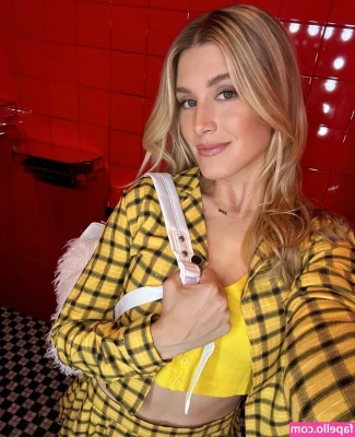 Eugenie Genie Bouchard [ eugenie-genie-bouchard ] - 🇮🇹Queste tette pesano troppo, me le massaggi?🍒🥵 