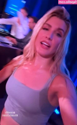 Eugenie Genie Bouchard [ eugenie-genie-bouchard ] - Shopping in my style,👖👔👕 watch the whole video because you