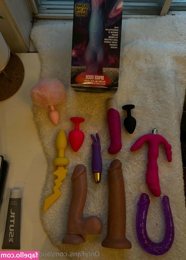 audreyreidfree - sʜᴇ ɪs  sweetvikyviky ᴀɴᴅ sʜᴇ ᴅᴏᴇs ᴀʟʟ ᴛʜɪs