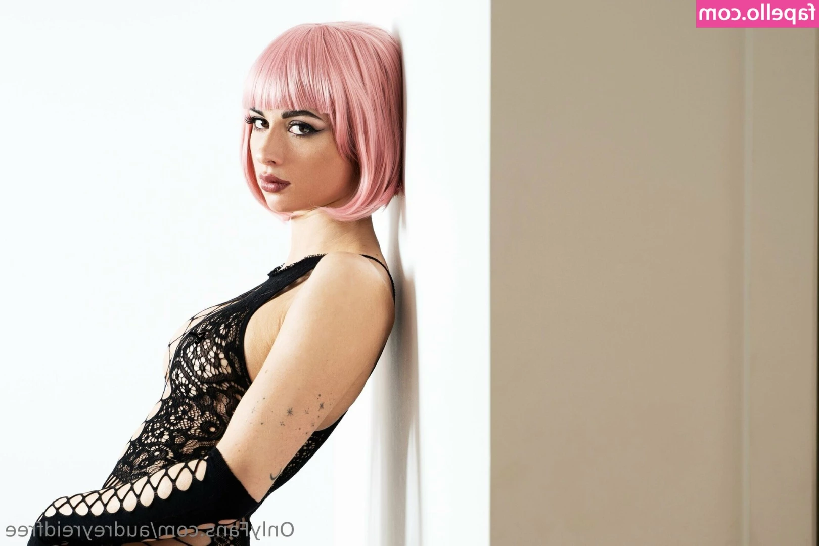 audreyreidfree - do you like my dancey dance? 💋