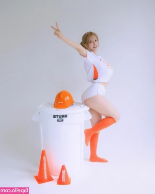 ZziZzi - Make me spread my legs