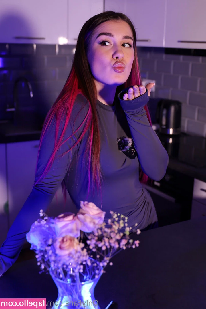 afina.divine [ afina-divine ] - no more games, just fuck me hard on this chair 🥺