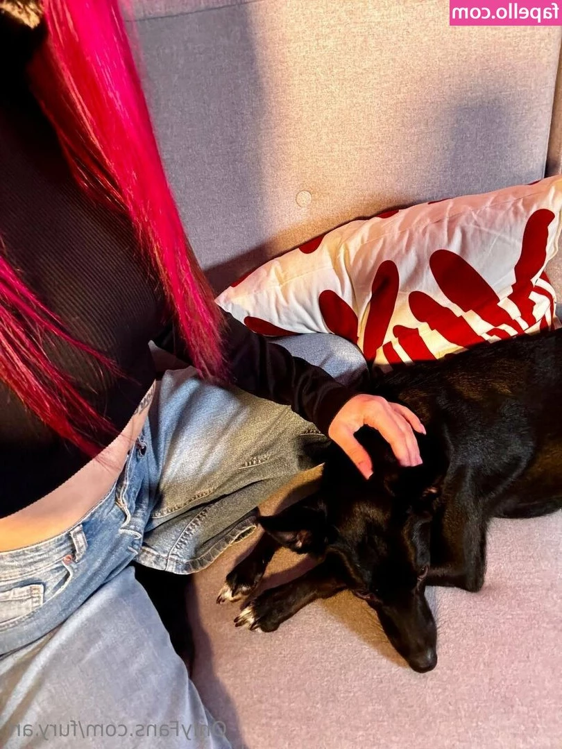 afina.divine [ afina-divine ] - i ordered a tail butt plug!! stay tuned 😚🦊