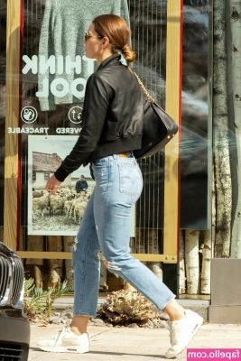 Jessica Biel [ jessica-biel ] - Get the video this clip is from in your DMz! MOST NSFW VIDEO I'VE