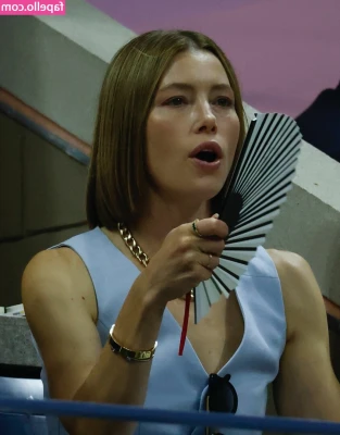 Jessica Biel [ jessica-biel ] - Tis the season to put your face in between my cheeks