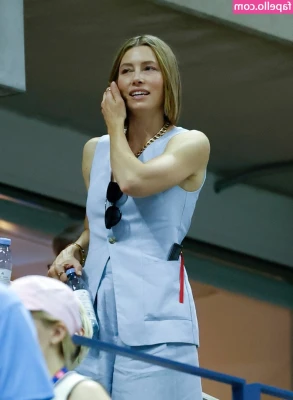 Jessica Biel [ jessica-biel ] - Come here loser and bow down to goddess breezy, I want you to tell me