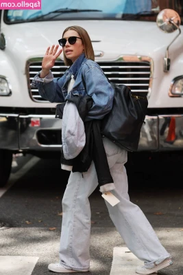 Jessica Biel [ jessica-biel ] - If You looked at my ass.. you owe me lunch.. 🤣💖😂