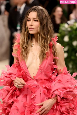 Jessica Biel [ jessica-biel ] - Maybe I should wear just a coat and nothing else more often? 😜
