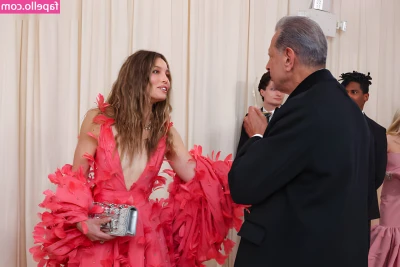 Jessica Biel [ jessica-biel ] - Pretty in pink 🎀 taking customs when I get home