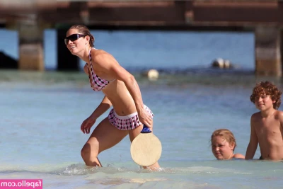 Jessica Biel [ jessica-biel ] - love when I pinch my nipples 😈