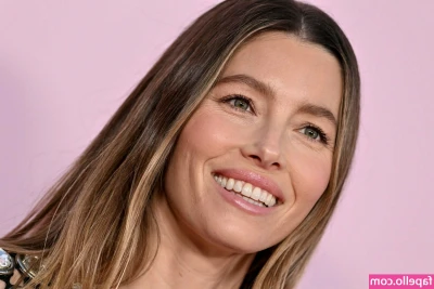Jessica Biel [ jessica-biel ] - Wow. Y’all can’t get enough of me in that dress… so here’s