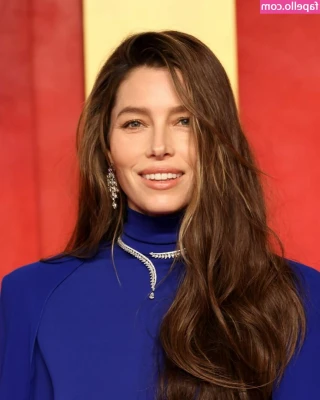 Jessica Biel [ jessica-biel ] - Video sent out in DMs as an apology for the inactivity over the past