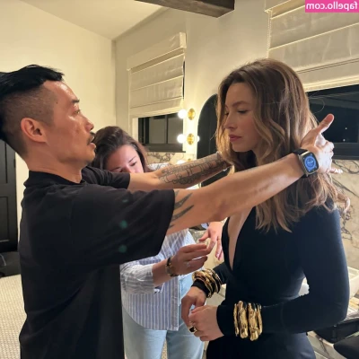 Jessica Biel [ jessica-biel ] - POV: You are eating my 🐱