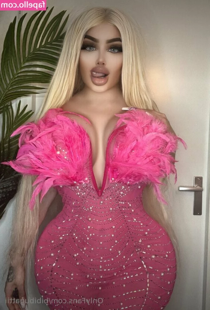 bibibugattii - Got in som new outfit and a new costume can u guess what this one is 
