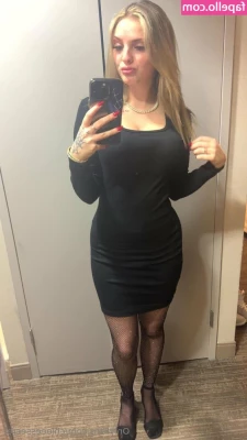 chloeessecret - Add my bestie @rileyreed18 she’s a college freshman who loves to