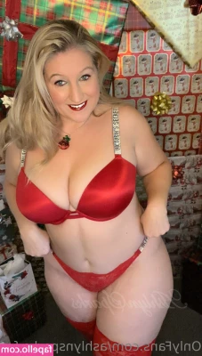 ashlynsparks-free - Playing with the new camera  I don t always cosplay as my tiktok