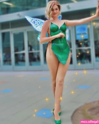 Minakess - Which one do you guys prefer, 1st or 2nd pic, back or front?