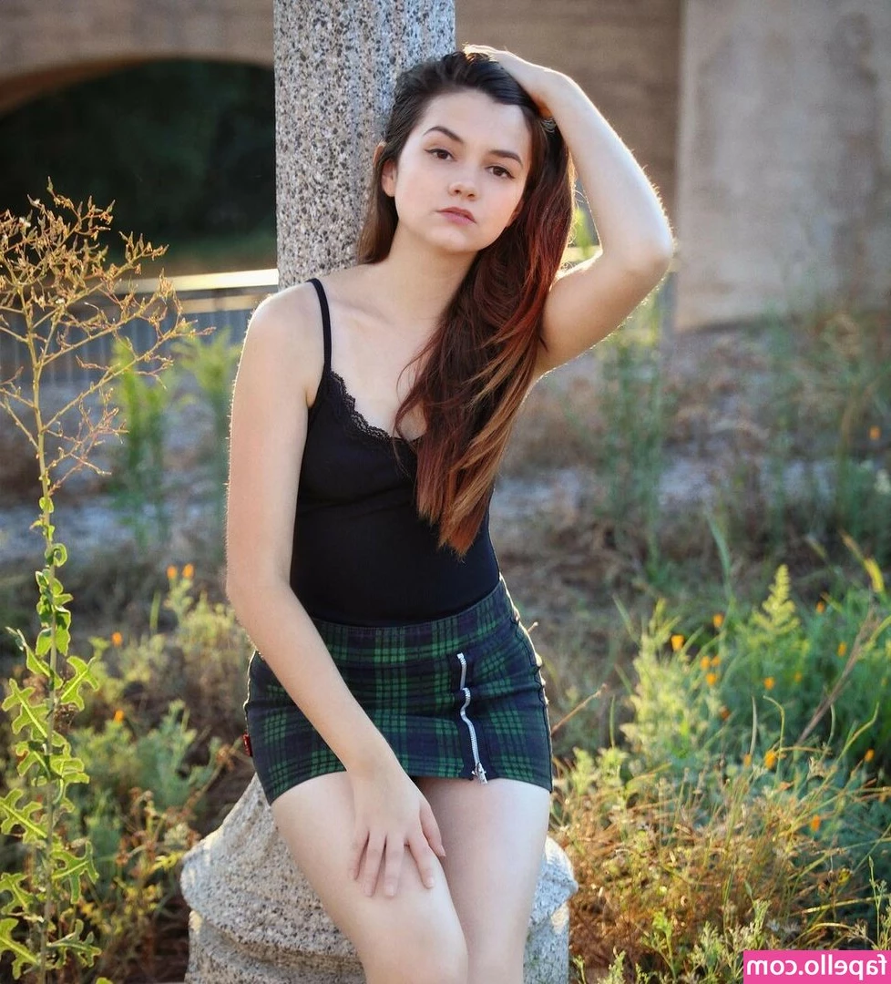 Minakess - Hello everybody and happy summer! I will be posting a photo set later