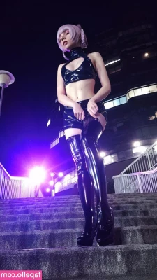 OwlLit - POV  we re getting a lap dance and i slowly get on top
