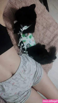 OwlLit - Happy hump day! 🍑 (you’ll want to turn down the audio because