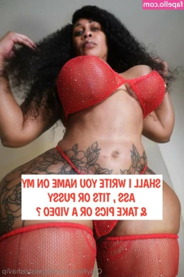 bigasstrishavip - Spent a hot hour in the sauna. Normally I wear nothing in here. 🥵