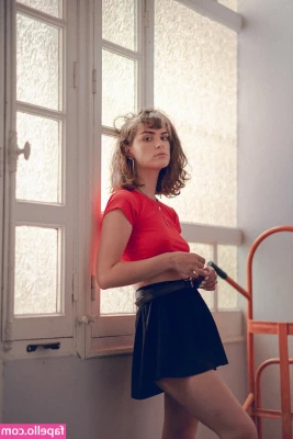 Emeline Faure [ emeline-faure ] - Who wanna play