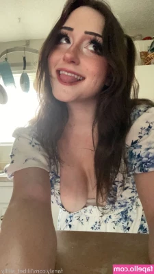lilibet_silllly [ lilibet-silllly ] - LUSTFUL BEAST  bee maya WITH ADORABLE EYES AND WET PUSSY   HER JUICY
