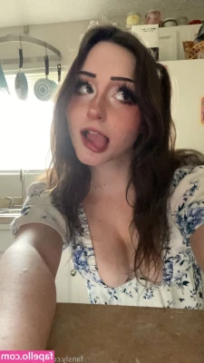 lilibet_silllly [ lilibet-silllly ] - Back 2 Work  Part 2   I could literally do this to you all day  So
