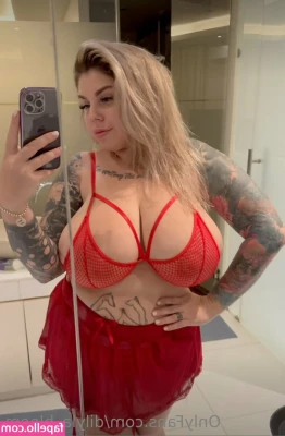 Dilyla Bloom [ dilyla-bloom ] - N'importe quoi ces photos 😆