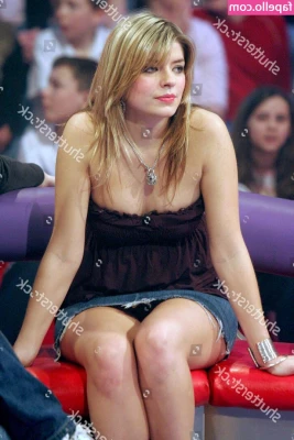 Holly Willoughby [ holly-willoughby ] - missmiamoore69   You want to see her  missmiamoore69 tearing her