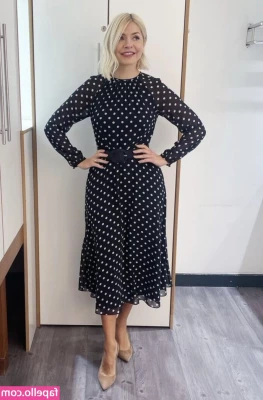 Holly Willoughby [ holly-willoughby ] - Do you want to see how deep my finger gets into my big ass  Send me a
